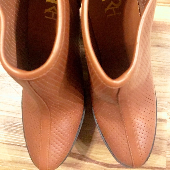 Heels - Picture 5 of 5